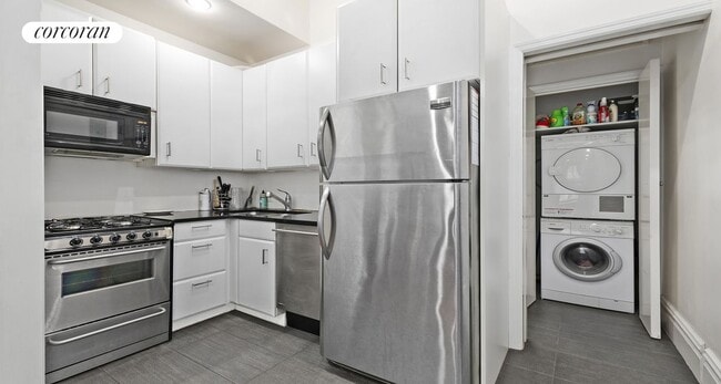 Building Photo - 14 W 86th St