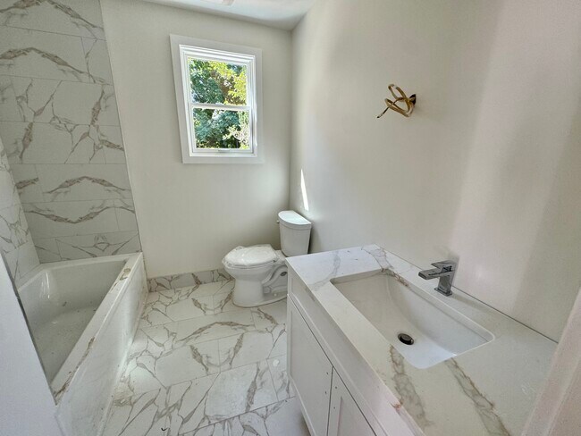 Bath - 98 Steamboat Rd