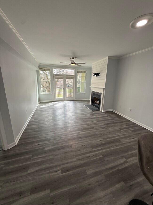 Foto del edificio - 405 W 7th St