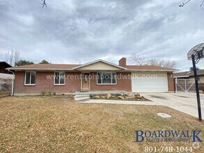 Building Photo - 2106 Western Charm Dr