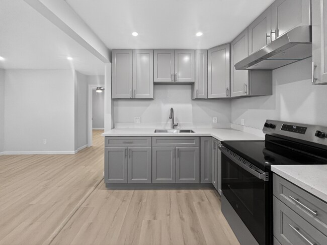 Building Photo - 408 W 19th St