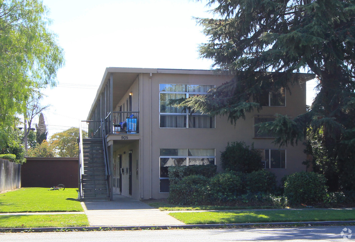 Primary Photo - Broadway Street Apartments