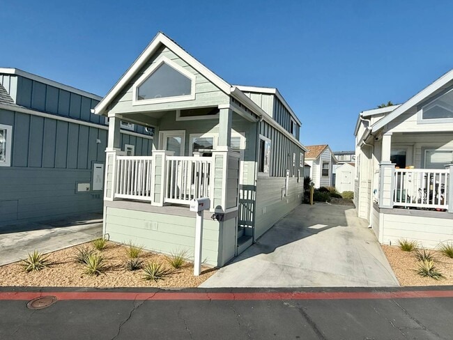 Building Photo - 80 Huntington St