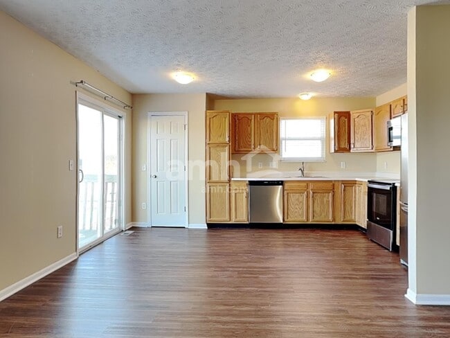 Building Photo - 427 Kreider Dr