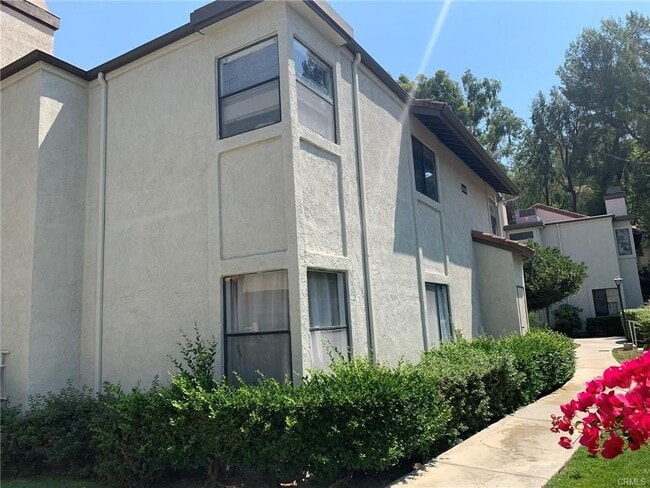 Building Photo - 22869 Hilton Head Dr