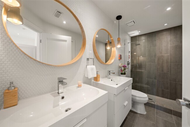 Foto del edificio - 258 Sentry Maple Pl