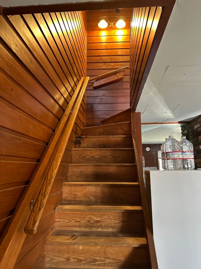 Building Photo - 864 Park Ave