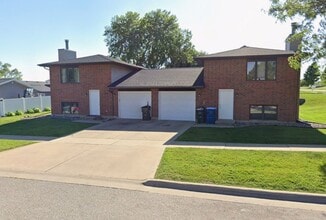 Building Photo - 806-806 Heartland Hills Dr