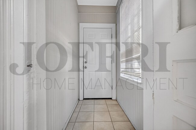 Foto del edificio - 2096 W 32nd St