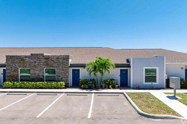 Foto del edificio - 3221-3409 SW 8th Pl