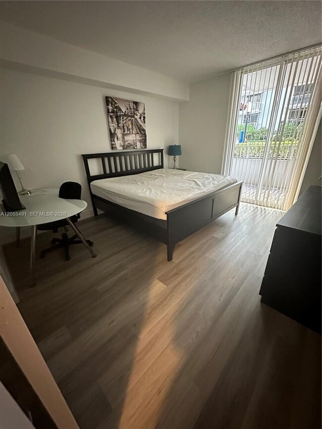 Foto del edificio - 5085 NW 7th St
