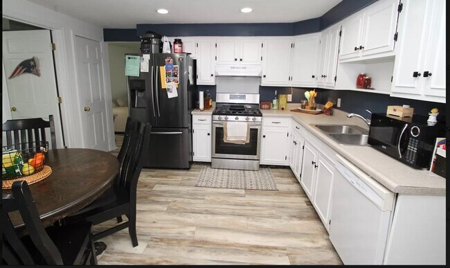Foto del edificio - 4724 Maple Terrace Pkwy