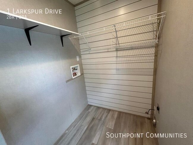 Building Photo - 1 Larkspur Dr