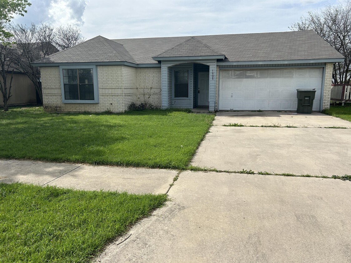 Primary Photo - 1505 Westway Dr