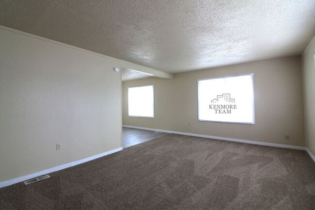Building Photo - 406 Benham St