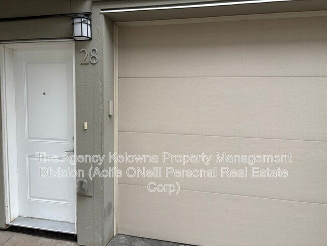 Photo du bâtiment - 1308 Rutland Rd N