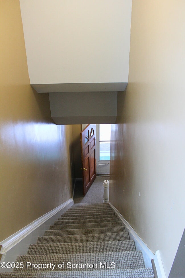 Foto del edificio - 120 E Church St