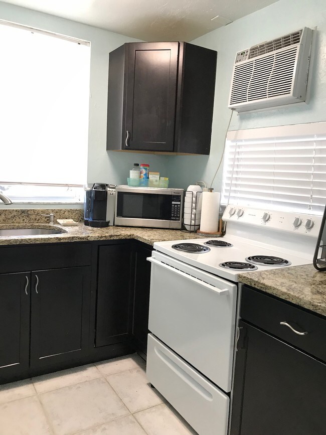 Foto del edificio - 1290 Highlands Dr