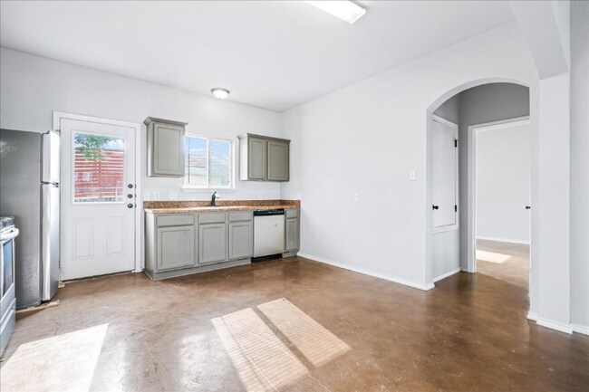 Building Photo - 169 Rosedale Ave