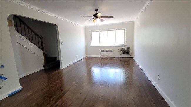 Building Photo - 335 Avenue T