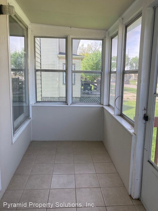 Building Photo - 3 br, 1 bath House - 135 10th St