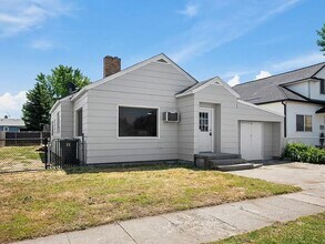 Building Photo - 308 E 7th Ave