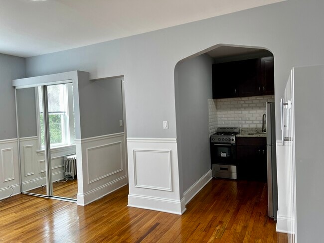 Building Photo - 4427 N Seeley Ave