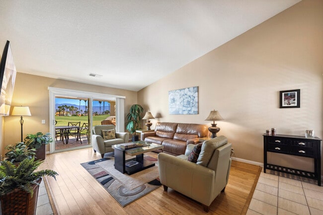 Building Photo - 651 Vista Lago Cir N