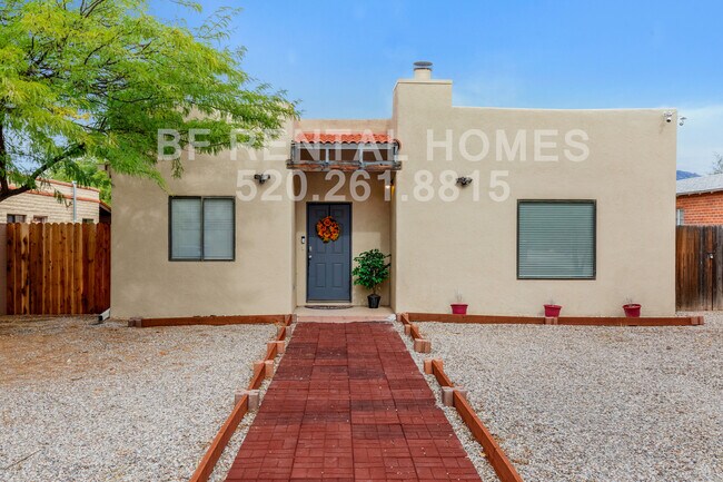 Front entry - 2319 E Helen St