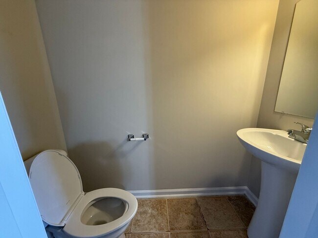 Foto del edificio - 2 bedroom, 2.5 Bath Townhouse