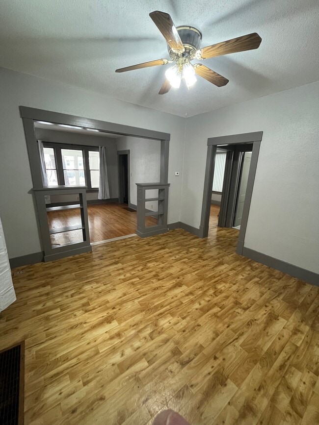 Building Photo - 817 N 5th St