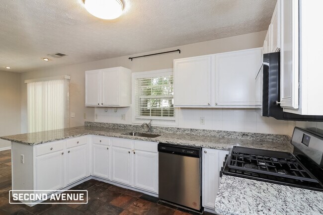 Building Photo - 4454 High Gate Dr NW
