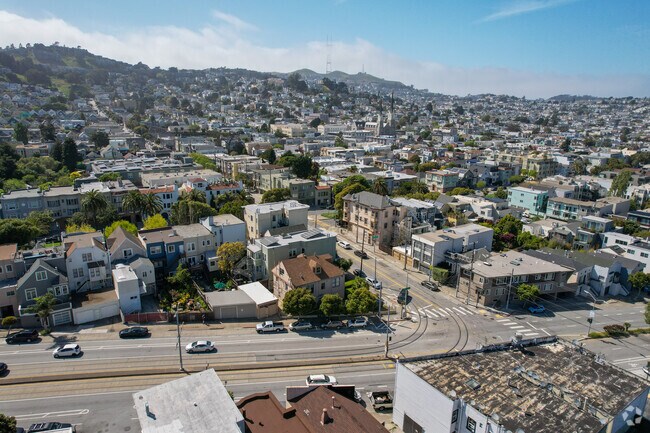 Aerial Perspective - 115-121 30th St