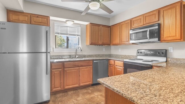 Building Photo - 9506 13th Bay St