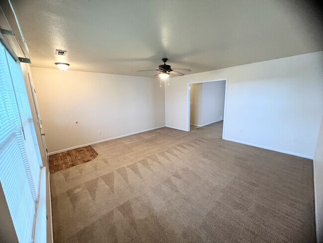 Building Photo - 22615 Hollow Oak Ln
