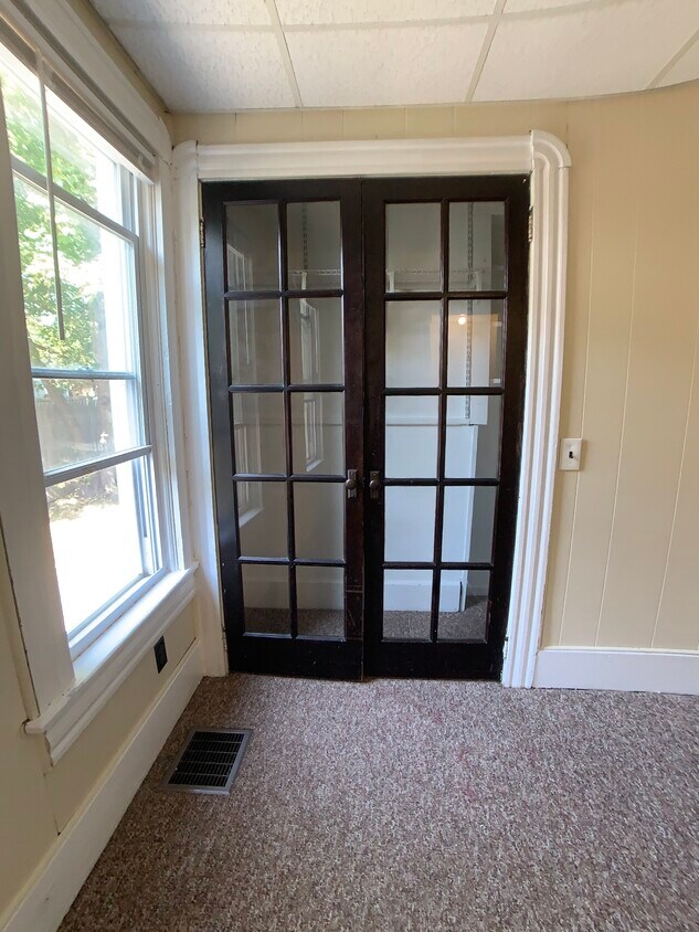 Closet - 134 Benton St