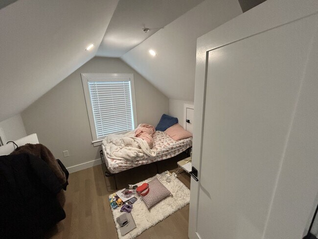 Foto del edificio - Allston * New Construction * Pet Friendly *