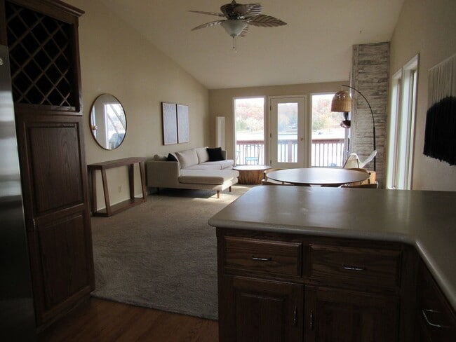 Foto del edificio - Top floor 2 bedroom condo in Camdenton