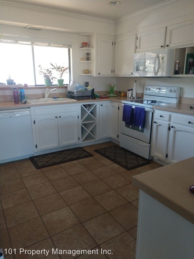 Building Photo - 3 br, 2 bath House - 4760 Burke Hill Dr