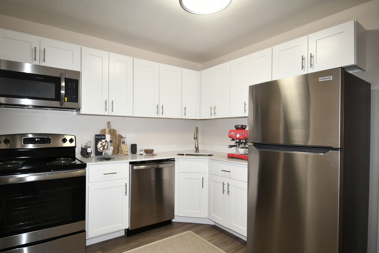 Pointe O Woods Apartments in Southfield, MI