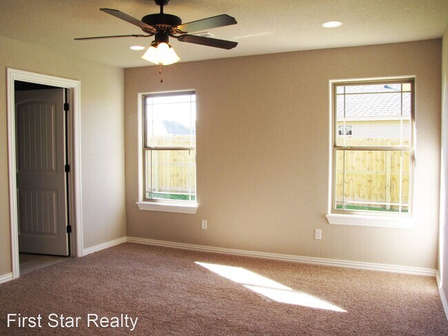 Building Photo - 3 br, 2 bath House - 721 Madison Drive