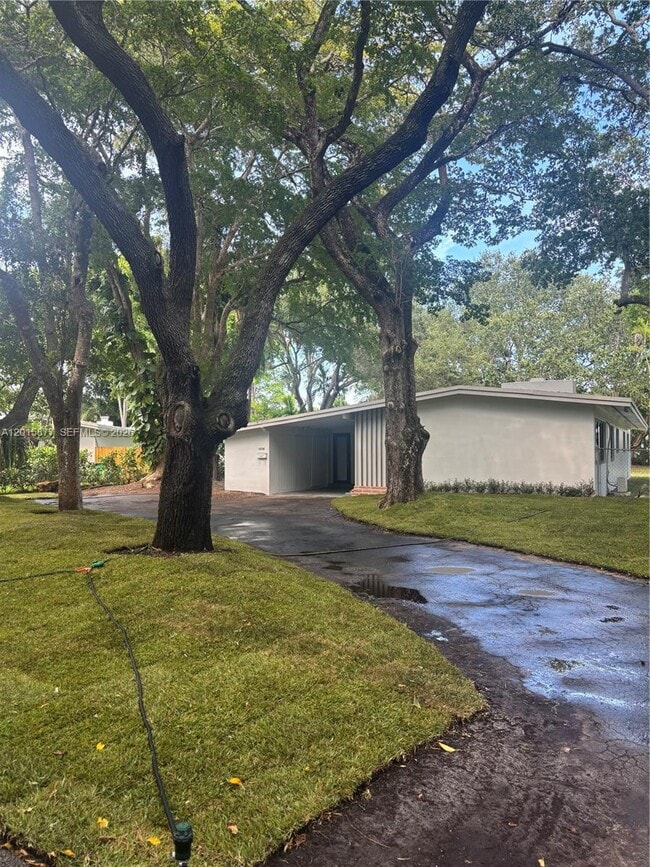 Building Photo - 12725 SW 80th Ave