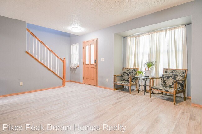 Building Photo - 4 br, 3.5 bath House - 6185 Northwind Drive
