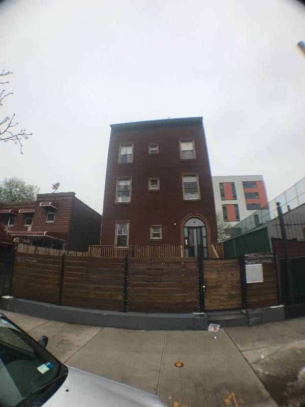 Foto del edificio - 14 Woodbine St