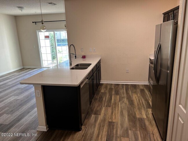 Foto del edificio - 4959 Key Lime Dr