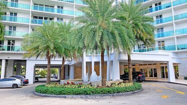 Foto del edificio - 100 Bayview Dr