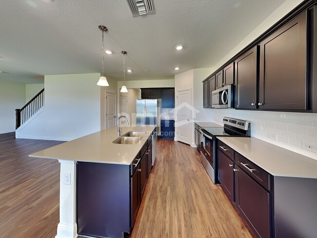 Building Photo - 14617 Cedar Ml Dr