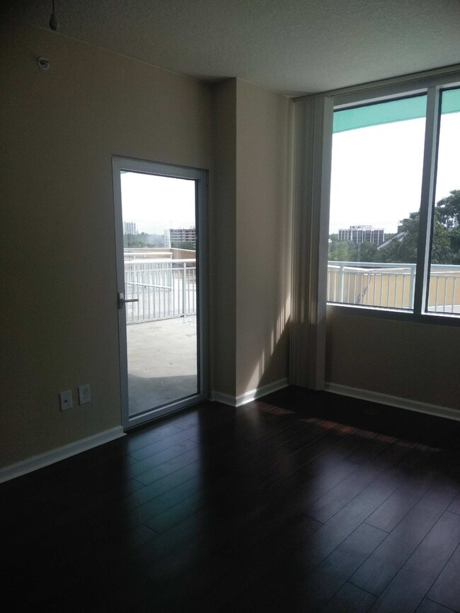 Building Photo - 2 bed 2 bath condo Downtown Orlando!