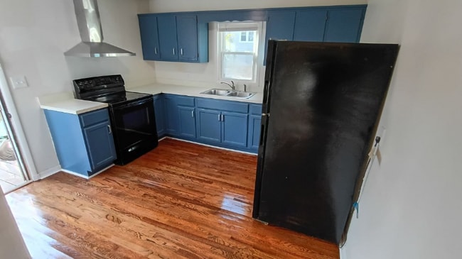 Photo - 307 California Ave House