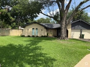 Building Photo - 2521 Westchester Dr